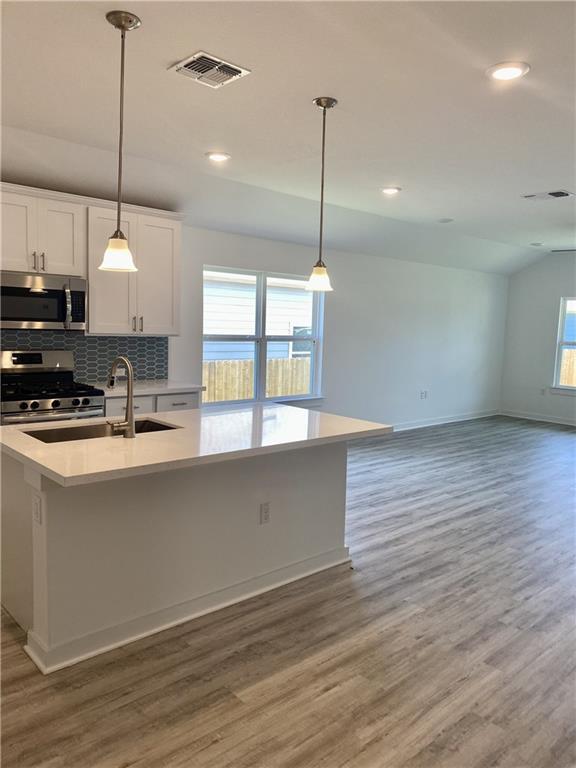 Building Photo - 7611 Pewter Luster Bnd