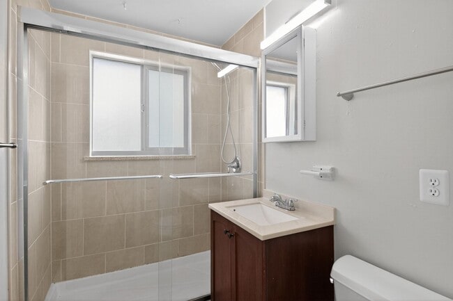 Building Photo - 6014 S Prince St