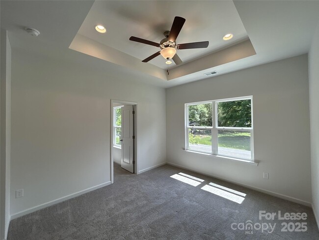Building Photo - 6305 Lake Dr