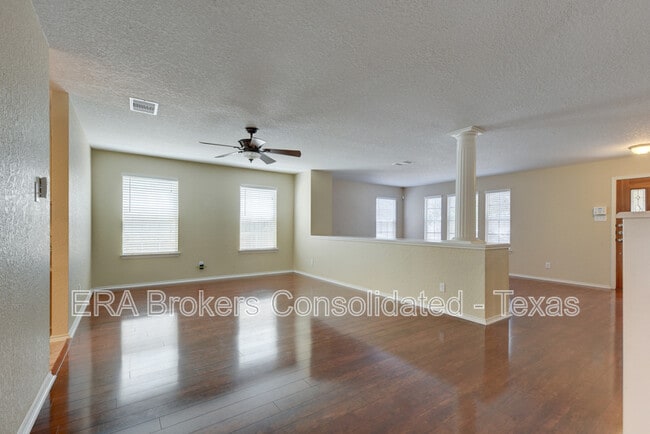 Building Photo - 16734 Basin Oak