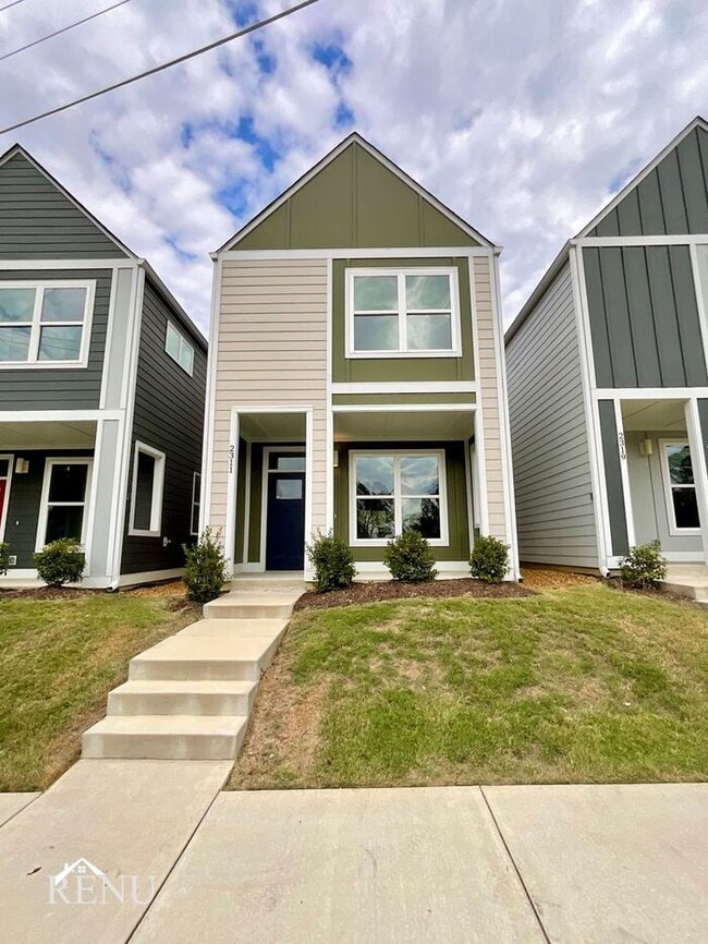 Building Photo - 2359 E 19th St