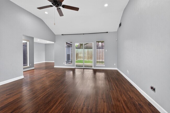 Building Photo - 6110 Gallant Forest Dr