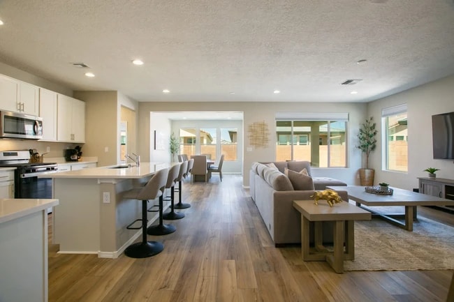 Building Photo - 6049 Nauman Dr