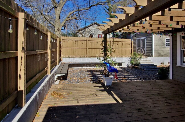 Building Photo - 1208 Arkwright Pl SE