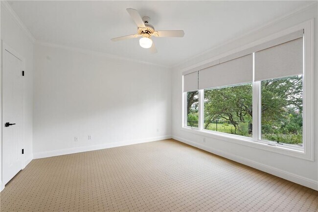 Building Photo - 16018 Fontaine Ave