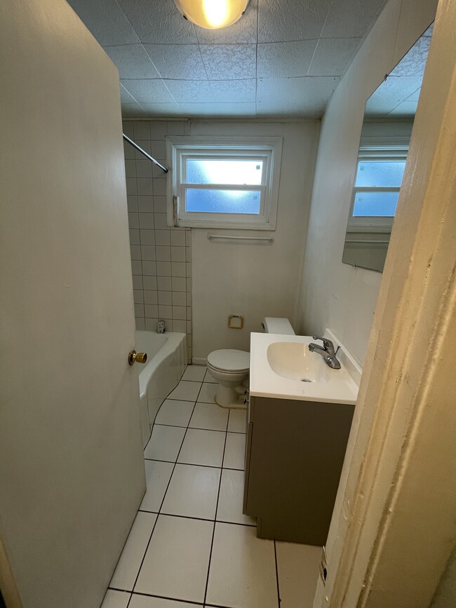 Building Photo - 505 Emerick St