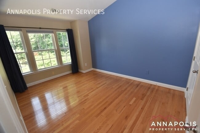 Building Photo - 888 Stonehurst Ct