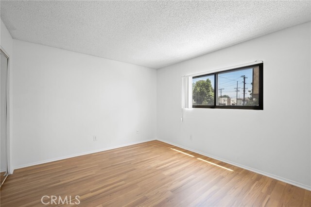 Building Photo - 16226 Vanowen St