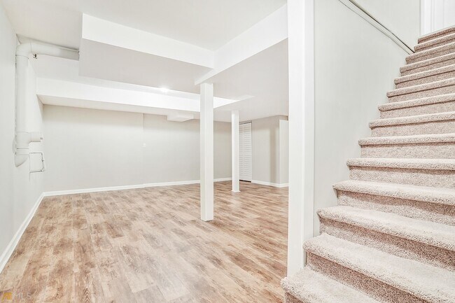 Building Photo - 1041 Avon Breeze Ct