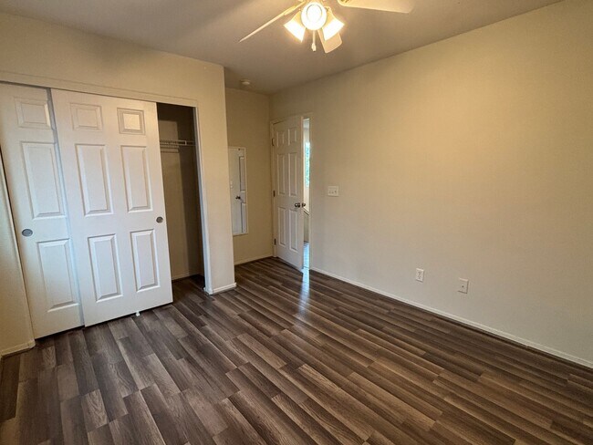 Building Photo - 989 Grand Cerritos Ave