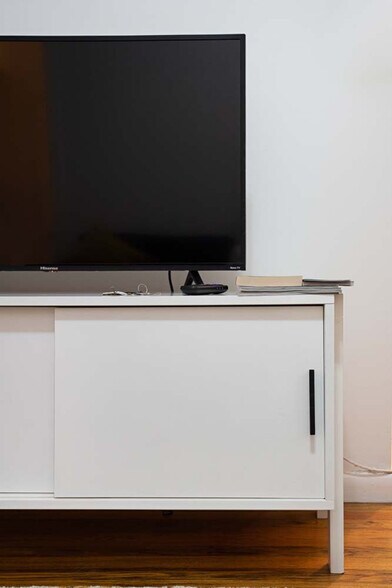 Building Photo - 317 E 75th St