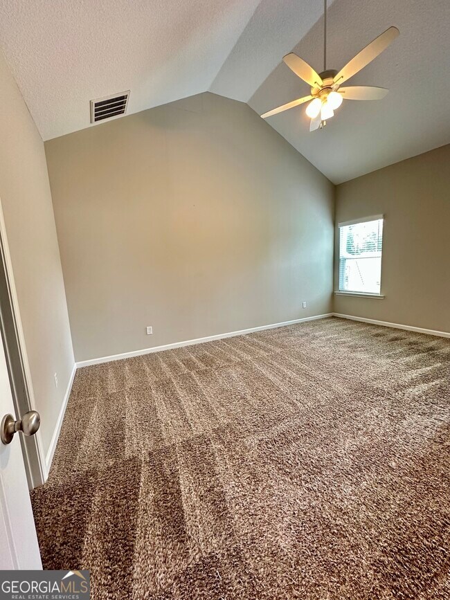 Building Photo - 328 Gary Cir