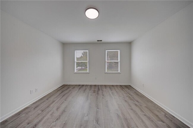 Building Photo - 5795 Dovnick Dr SW
