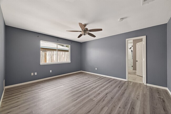 Building Photo - 24006 Lone Elm Dr