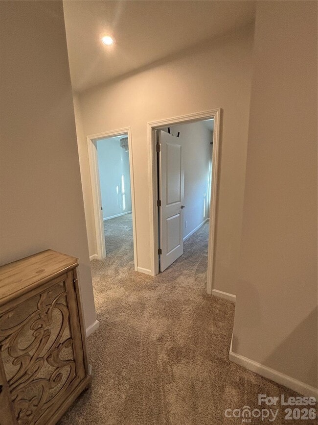 Building Photo - 5200 Somerset Hill Ln