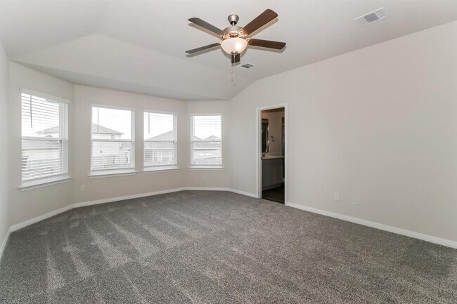 Building Photo - 117 Sun Grove Trl