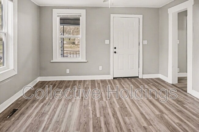 Building Photo - 3640 Wenonah Rd SW