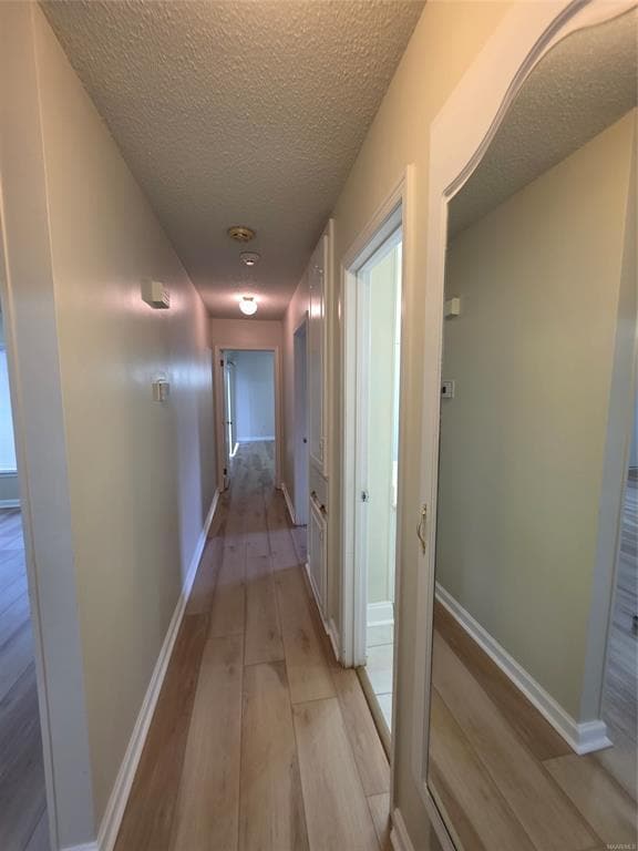 Building Photo - 4254 Lawnwood Dr