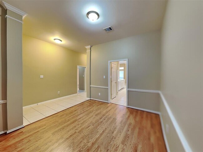 Building Photo - 1451 Sand Lake Ln