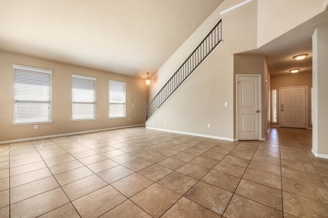 Building Photo - Spacious Home in Rancho Sienna!!!