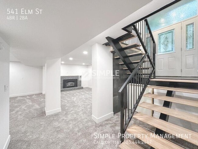 Building Photo - 541 E Elm St