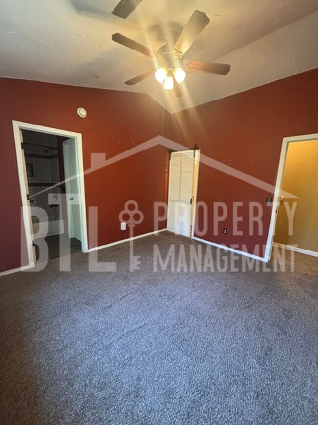 Building Photo - Peaceful 3-Bedroom Home Near Branson, MO – Reeds Spring School District