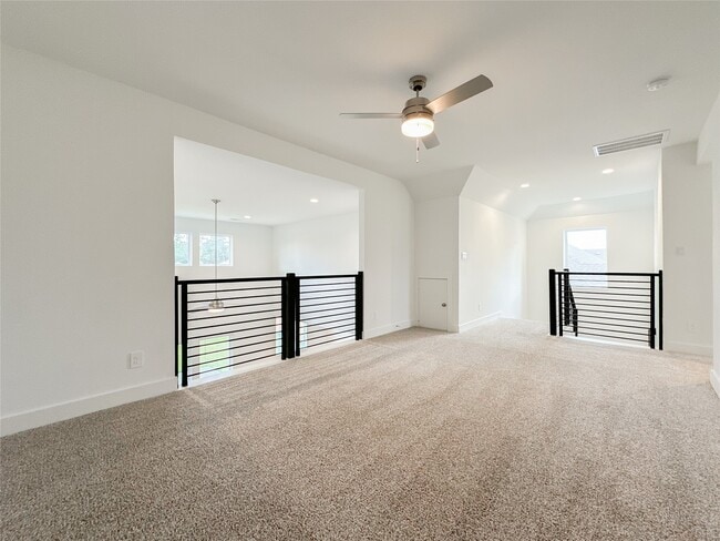 Building Photo - 15216 Tattle Crk Ln