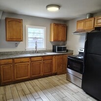 Building Photo - 703 E Hanlon St