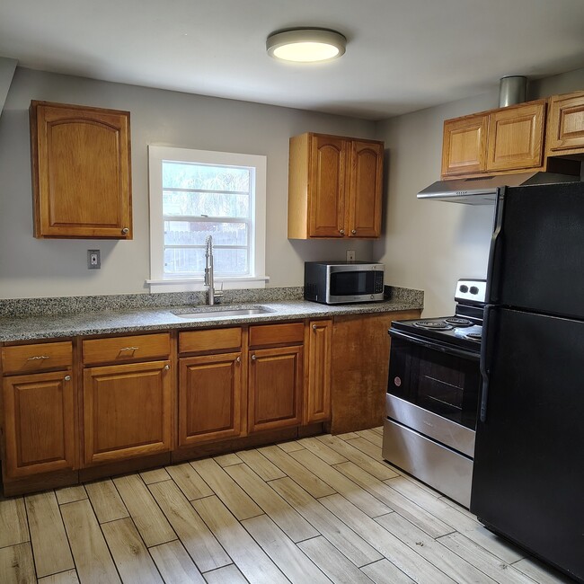 Building Photo - 703 E Hanlon St
