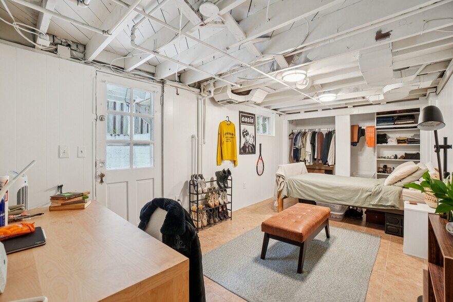 Building Photo - 7003 Dartmouth Ave