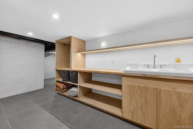 Building Photo - 22 High St