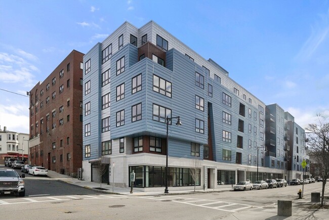 Building Photo - 301 Border St