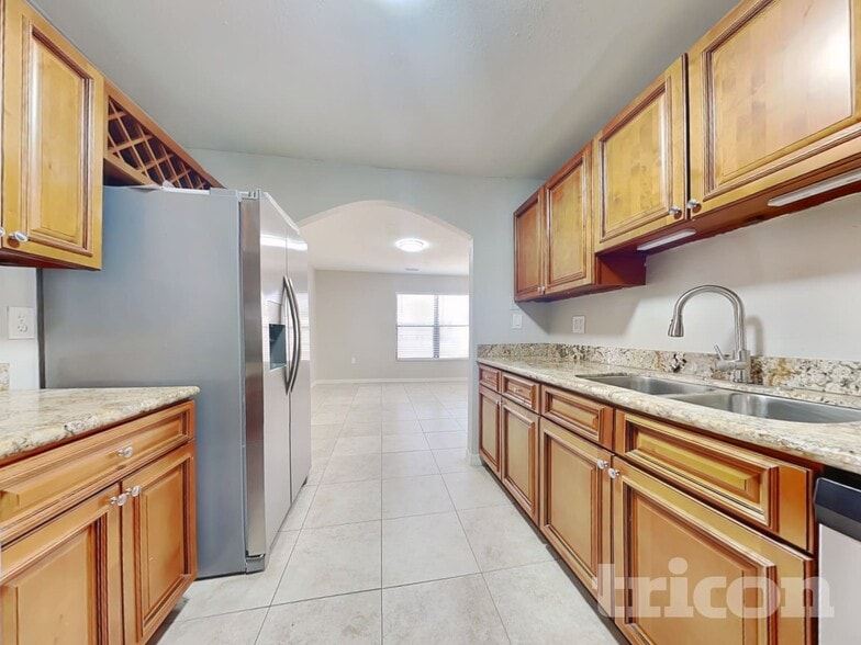 Building Photo - 14931 Pine Crest Rd