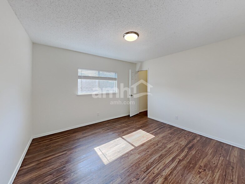 Building Photo - 2407 Canyon Rim