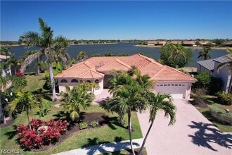Building Photo - 2202 Grove Dr