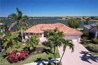 Building Photo - 2202 Grove Dr