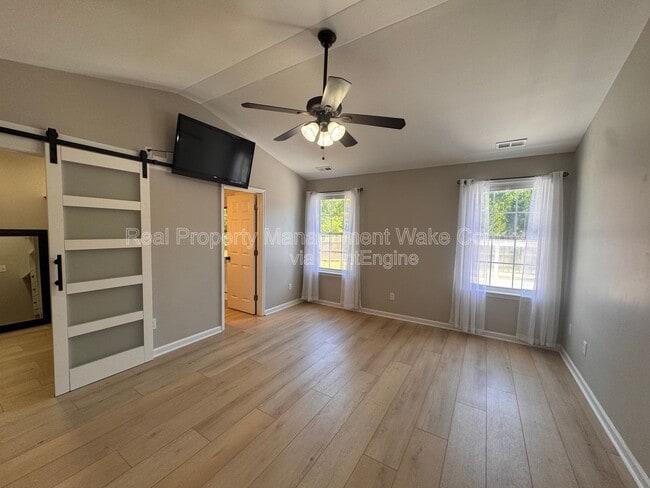 Building Photo - 206 Lindell Dr