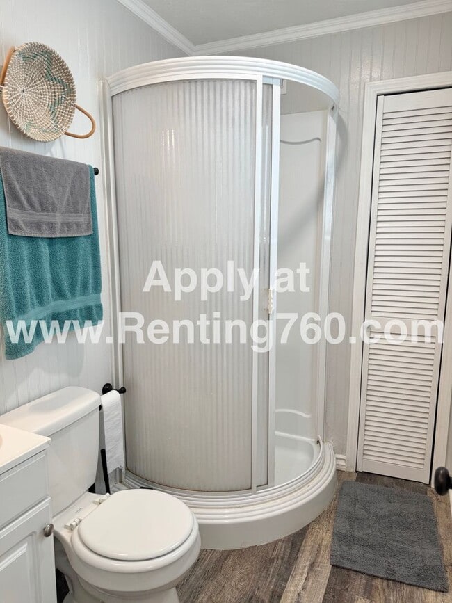 Building Photo - Updated & Furnished Studio Near Military Base