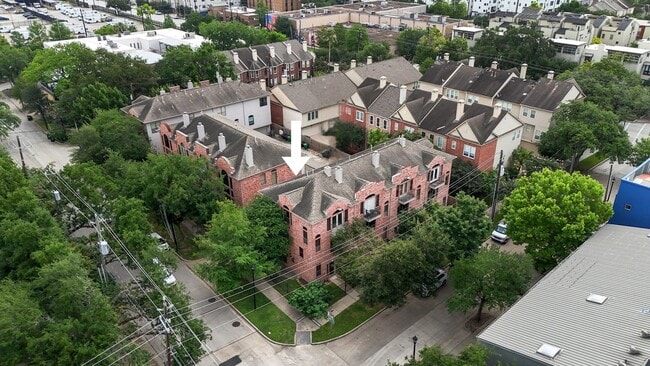 Building Photo - 2719 La Branch St