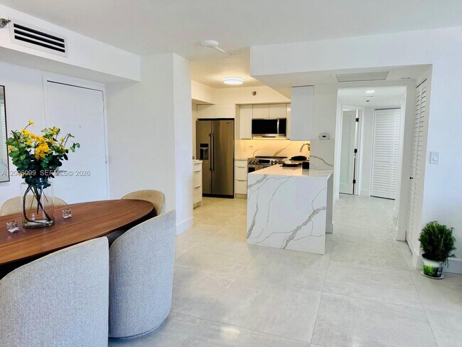 Building Photo - 19101 NE 36th Pl