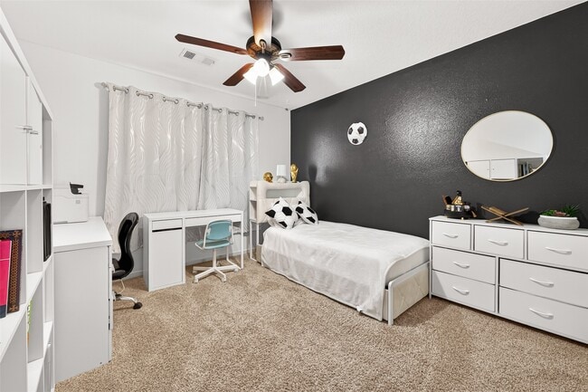 Building Photo - 20135 Golden Mesa Dr