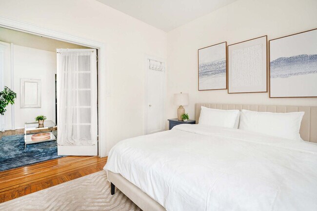 Building Photo - 223 E 14th St