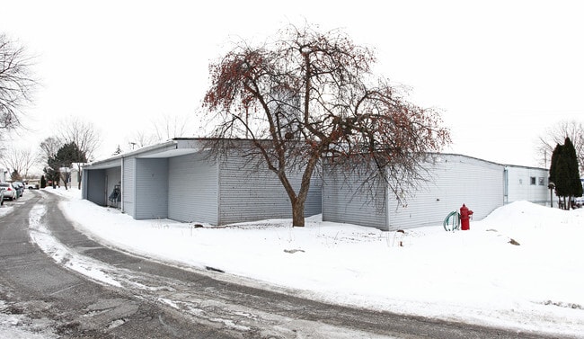 Building Photo - Coachville