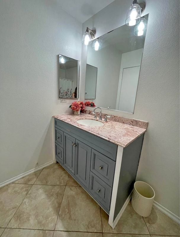 Building Photo - 45118 Parkview Ln