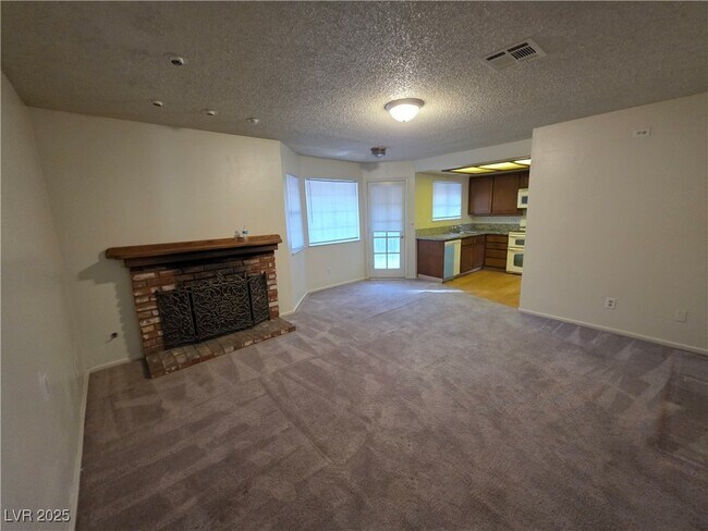 Building Photo - 321 S Bent Creek Dr