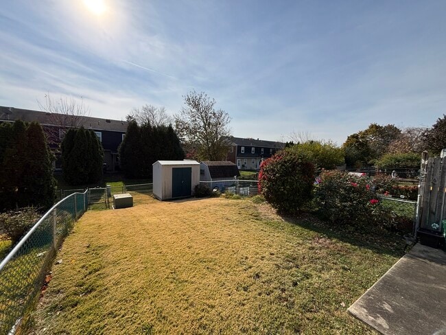 Building Photo - 2004 Hale Ct