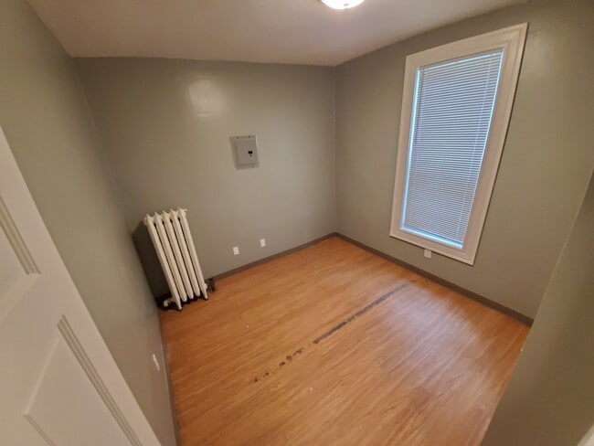 Building Photo - 419 N 1st Ave W