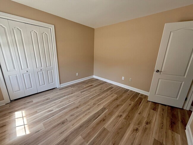 Building Photo - Beautiful 4-Bedroom Home in a Prime Location!