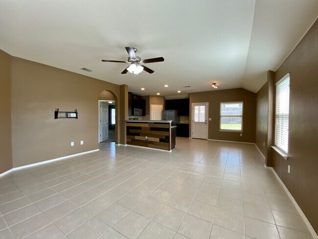 Building Photo - 466 Eagle Brook Ln