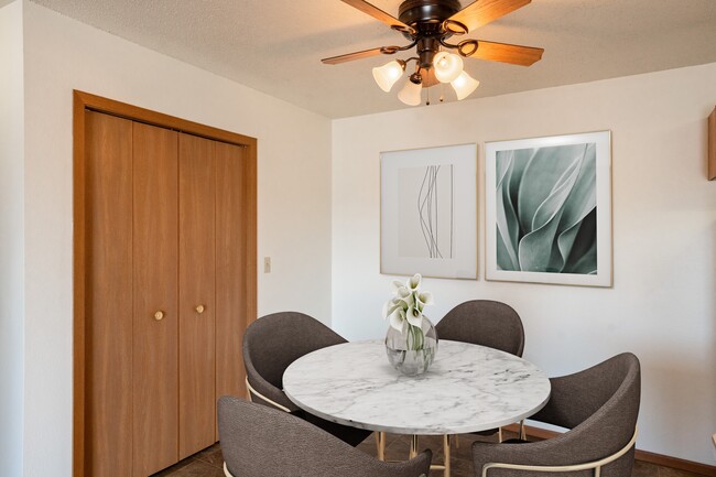 Fargo, ND Hunters Run 2 Apartments | Dining - Hunters Run II